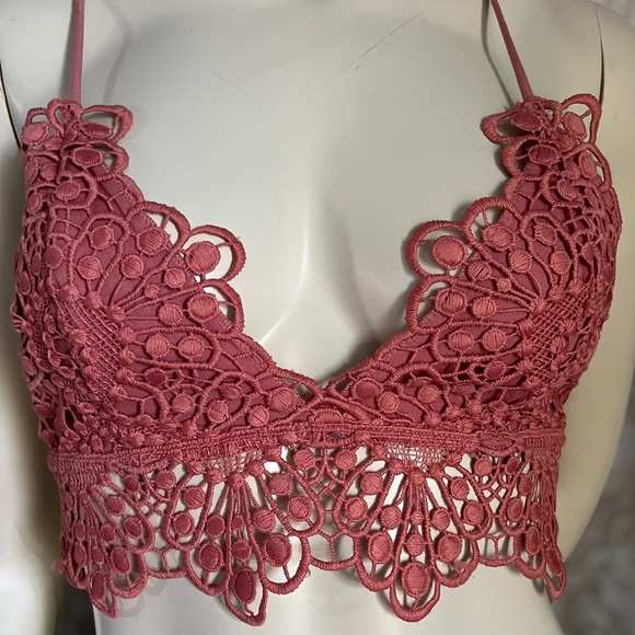 Forever 21 | Summer Pink Crochet Crop Spaghetti, Strap, Top Boho-inspire… - Picture 4 of 17
